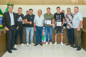 Foto - HOMENAGEM À DESPORTISTAS